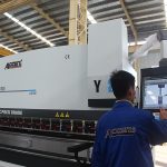 ระบบควบคุมหน้าจอสัมผัส cnc เบรคเครื่อง 6 แกนแรงดันไฟฟ้า 220T 4000 mm siemens motor