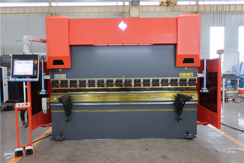 ACCURL CNC กดเบรก DA66T 4 แกน 3000mm